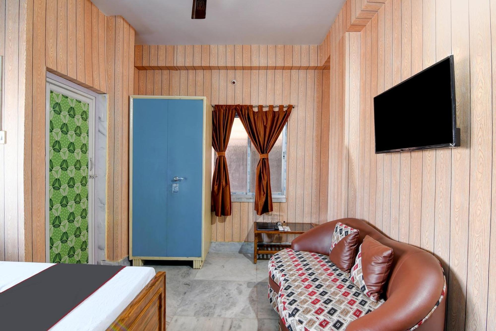 Joy Maa Tara Hotel & Restaurant Колката Екстер'єр фото